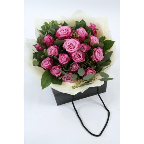 奥斯汀国际英国送花18枝玫瑰鲜花伦敦送花伯明翰送鲜花玫瑰国际鲜花